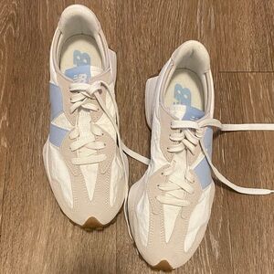 New Balance Cream and Light Blue Sneakers